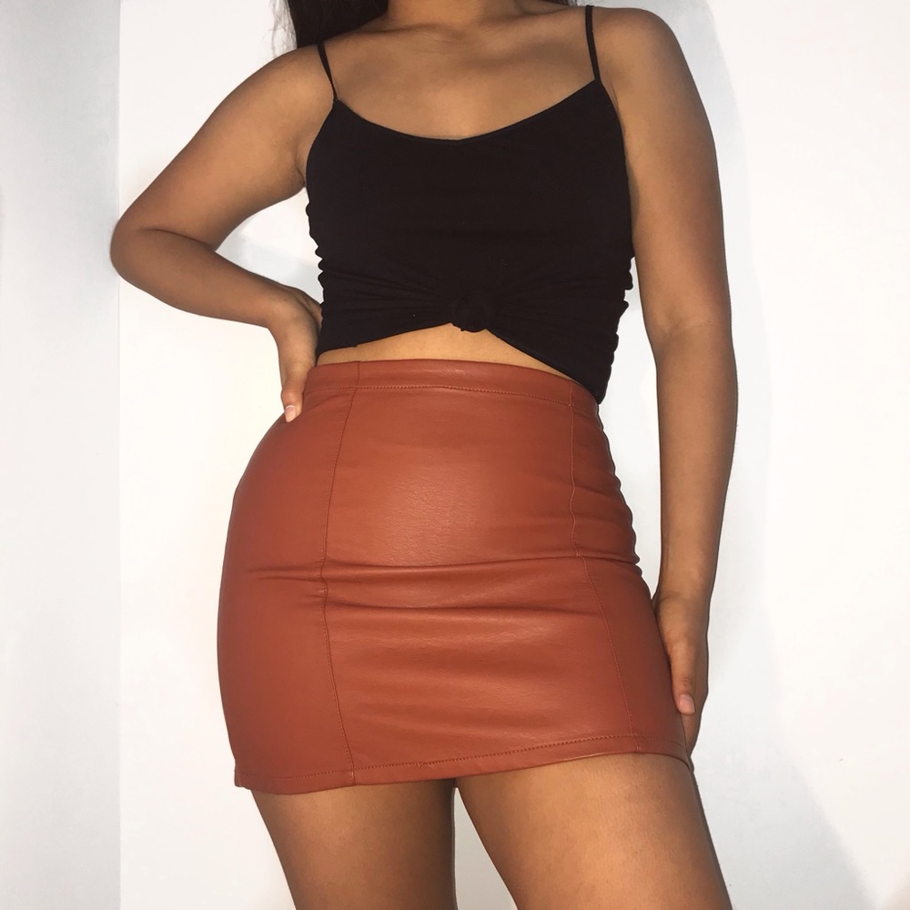 FAUX leather Forever 21 miniskirt !!